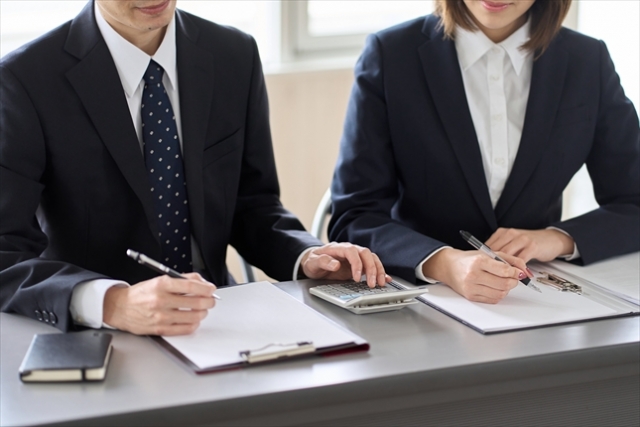 単なる書類作成ではない！建設業許可申請の労災保険など見落としがちなハードル